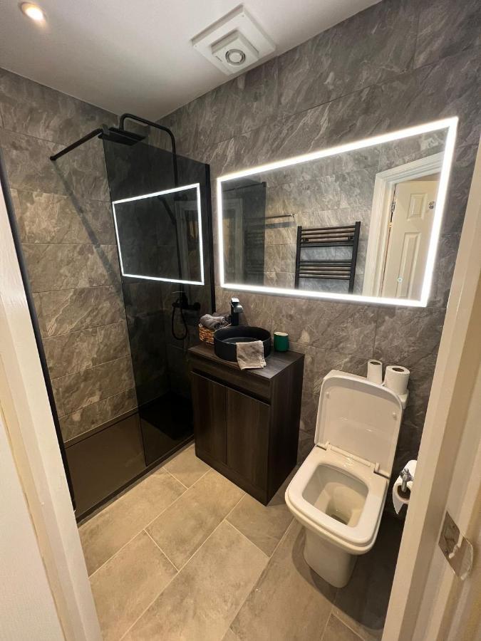 Newly Renovated Modern Studio Apartment In West Kensington London Ngoại thất bức ảnh