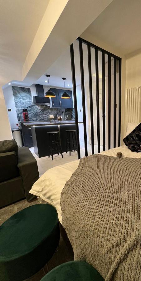 Newly Renovated Modern Studio Apartment In West Kensington London Ngoại thất bức ảnh