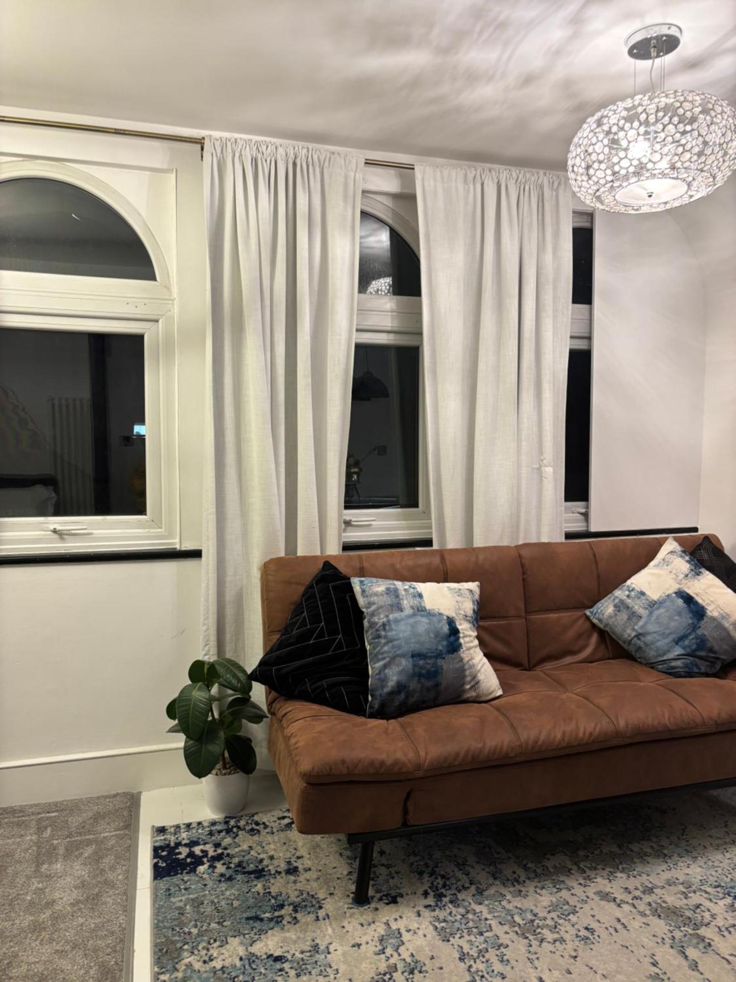Newly Renovated Modern Studio Apartment In West Kensington London Ngoại thất bức ảnh