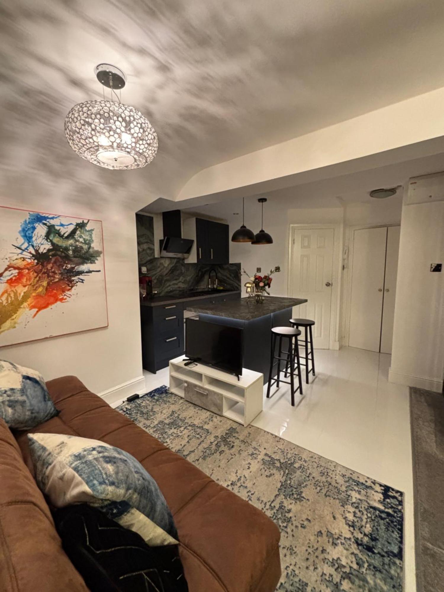 Newly Renovated Modern Studio Apartment In West Kensington London Ngoại thất bức ảnh